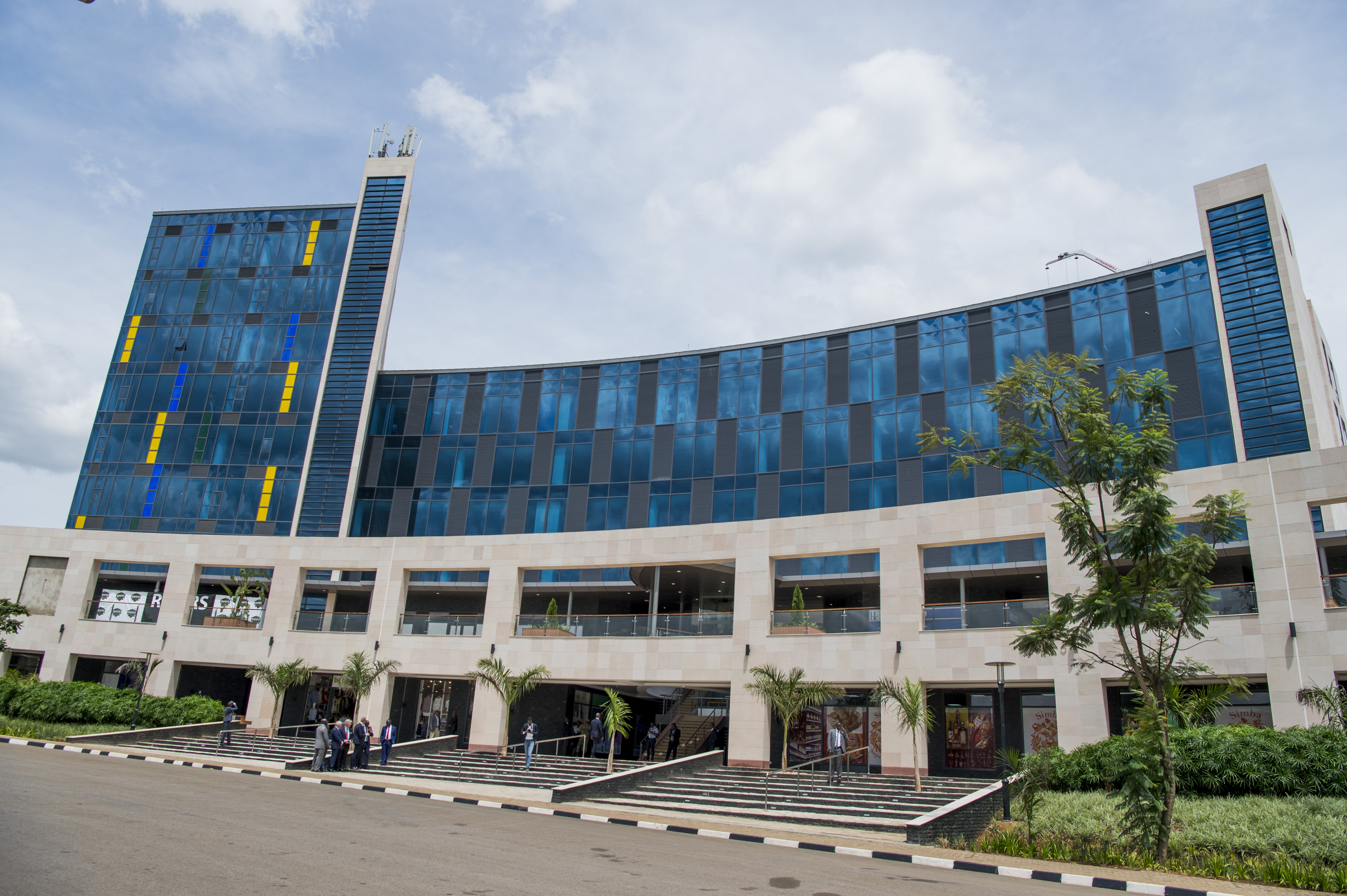 İŞ VE ALIŞVERİŞ